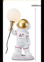 ASTRONAUT TABLE LAMP