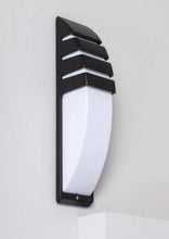 4004 indoor/outdoor wall light